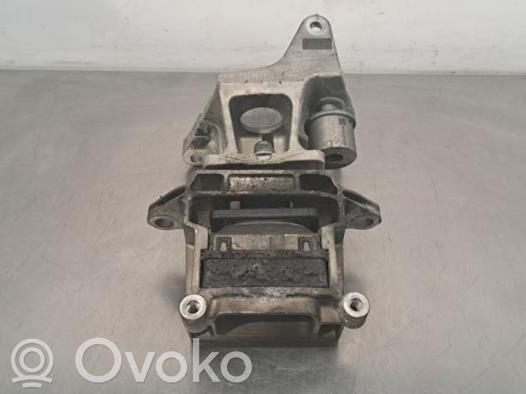 Land Rover Evoque I Engine mount bracket 