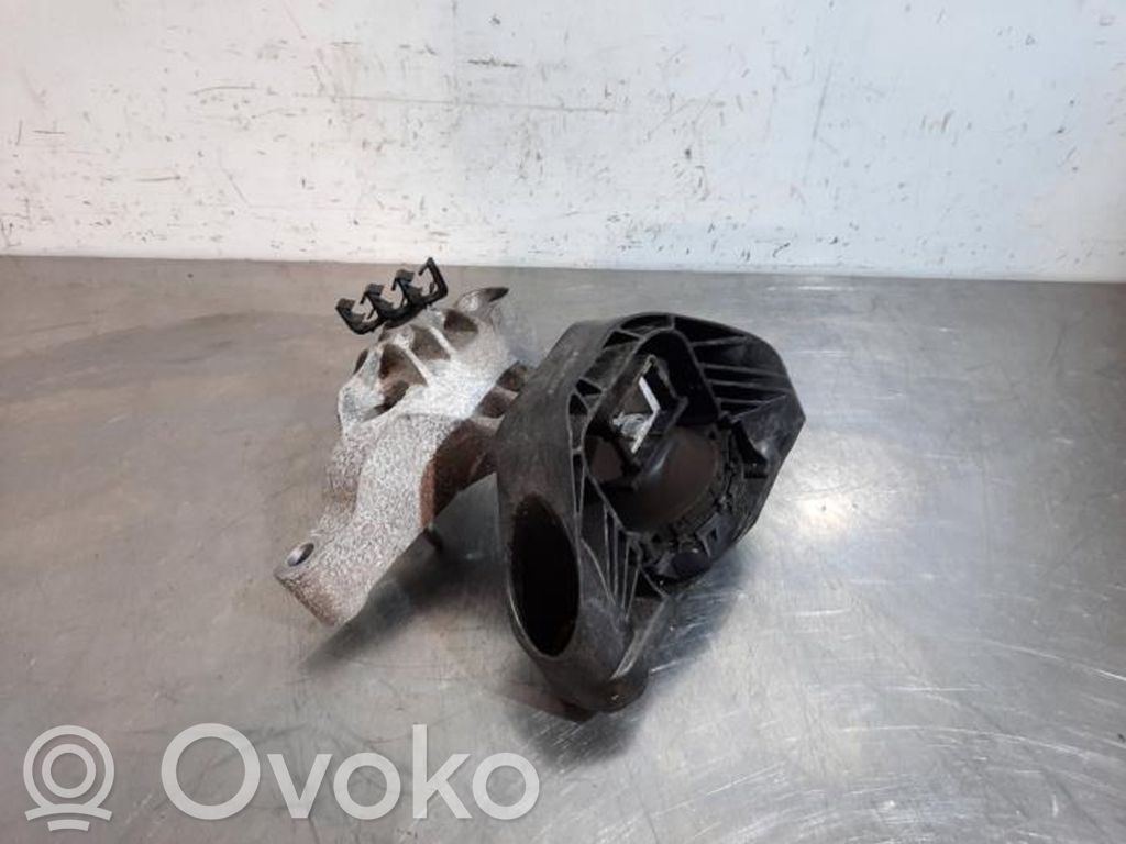 Renault Captur Engine mount bracket 