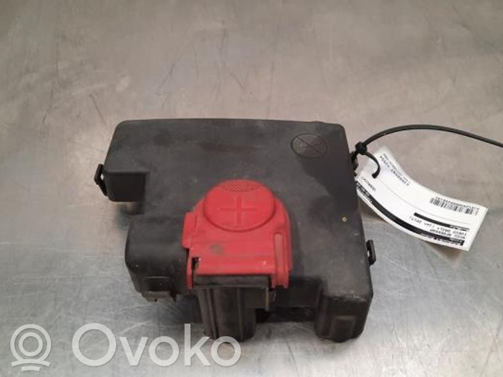 Iveco Daily 5th gen Coperchio/tappo della scatola vassoio della batteria