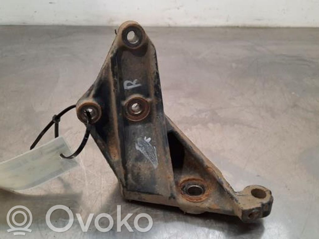Iveco Daily 6th gen Engine mount bracket 