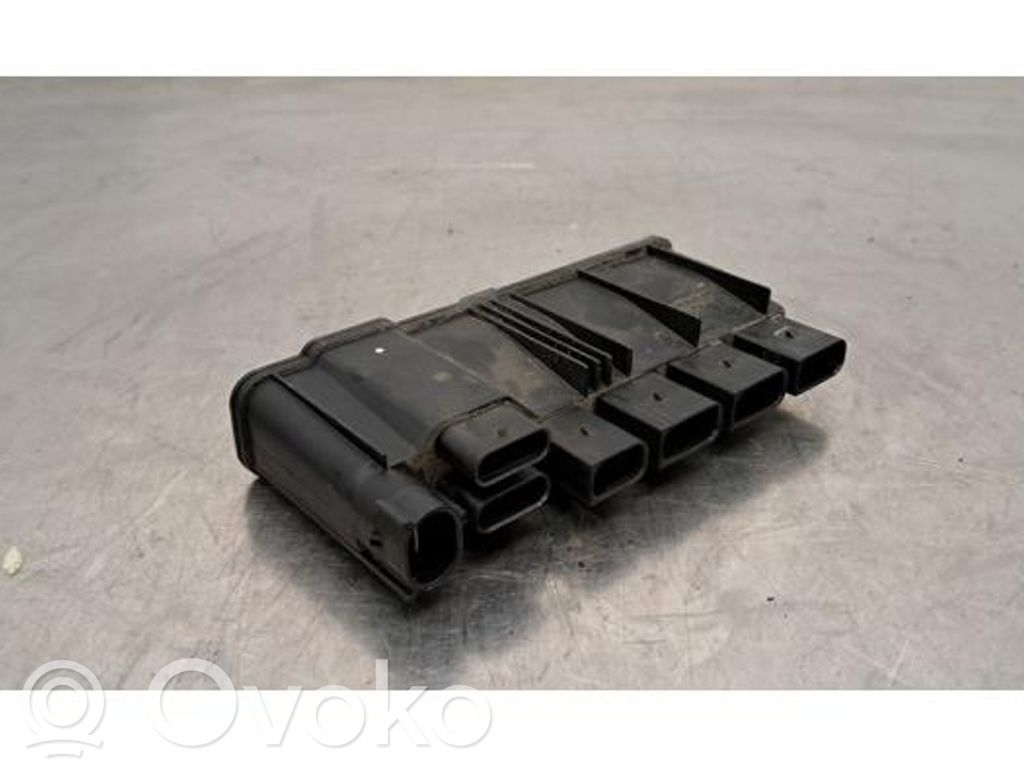 BMW X5 G05 Antenna control unit 