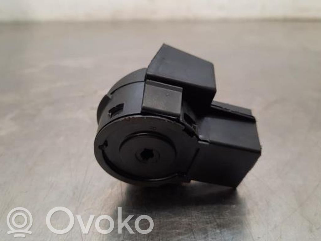 Butuc cheie contact
