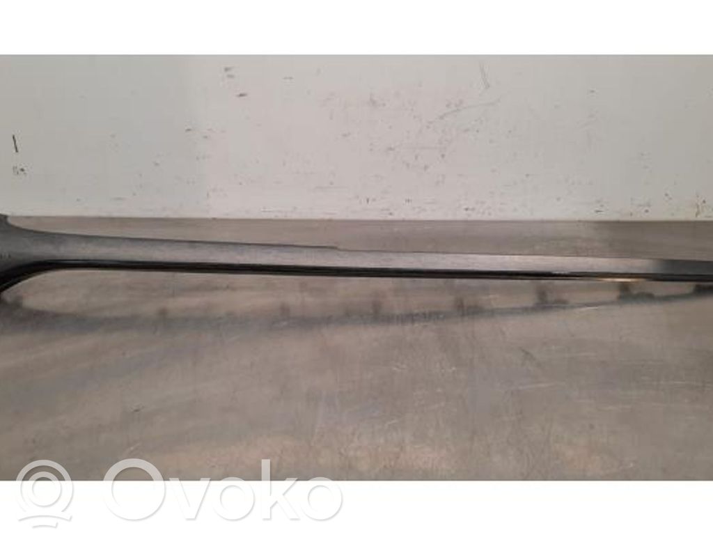 Toyota Hilux VIII Ramă ornament torpedou bord 