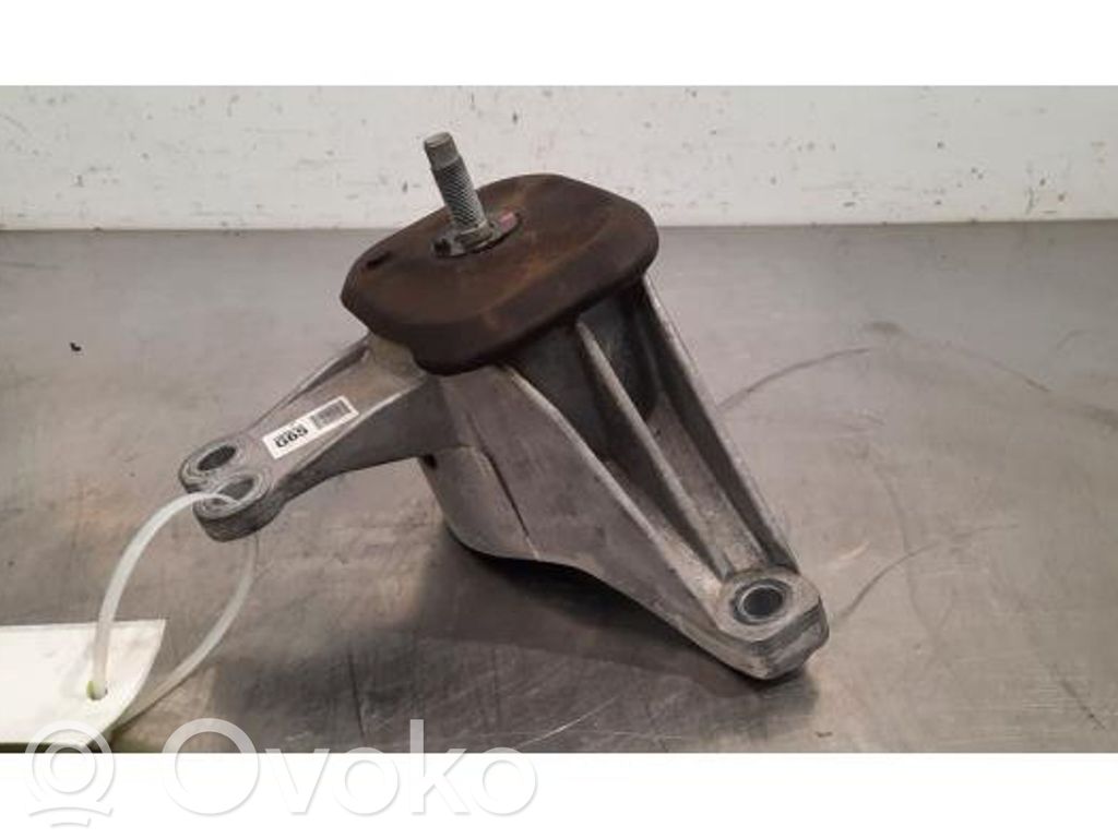 KIA Sorento IV Engine mount bracket 
