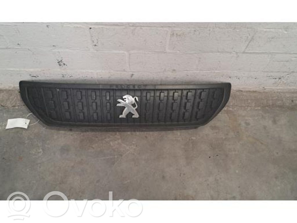 Peugeot Expert Grotelės viršutinės 