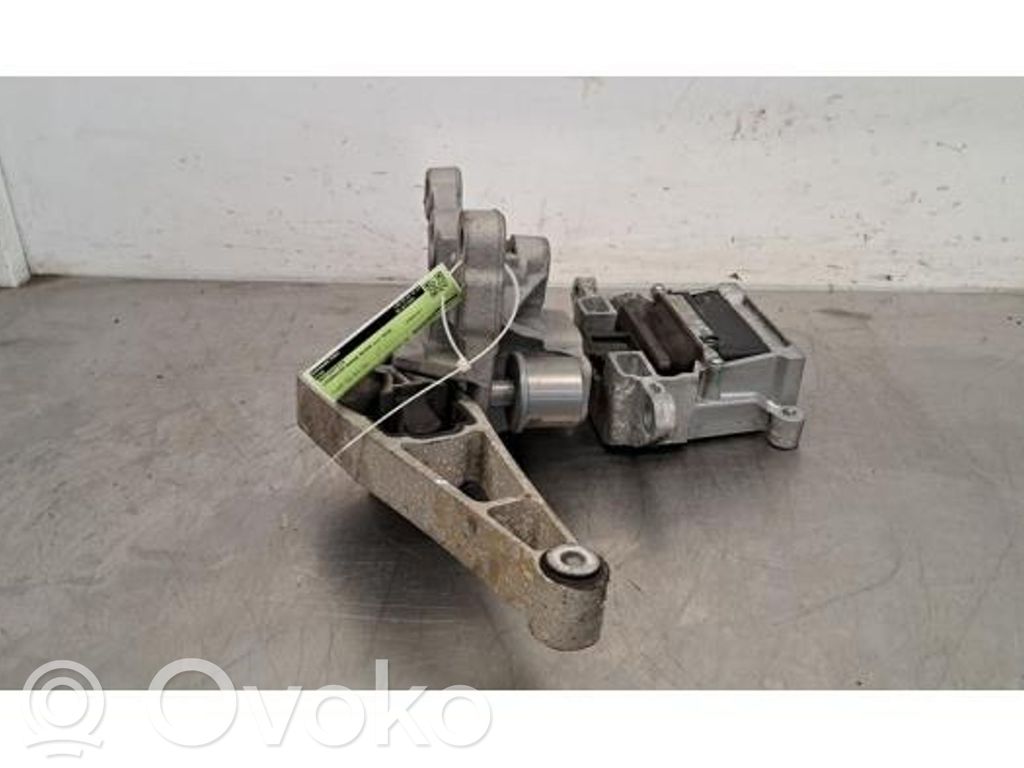 Land Rover Evoque I Engine mount bracket 