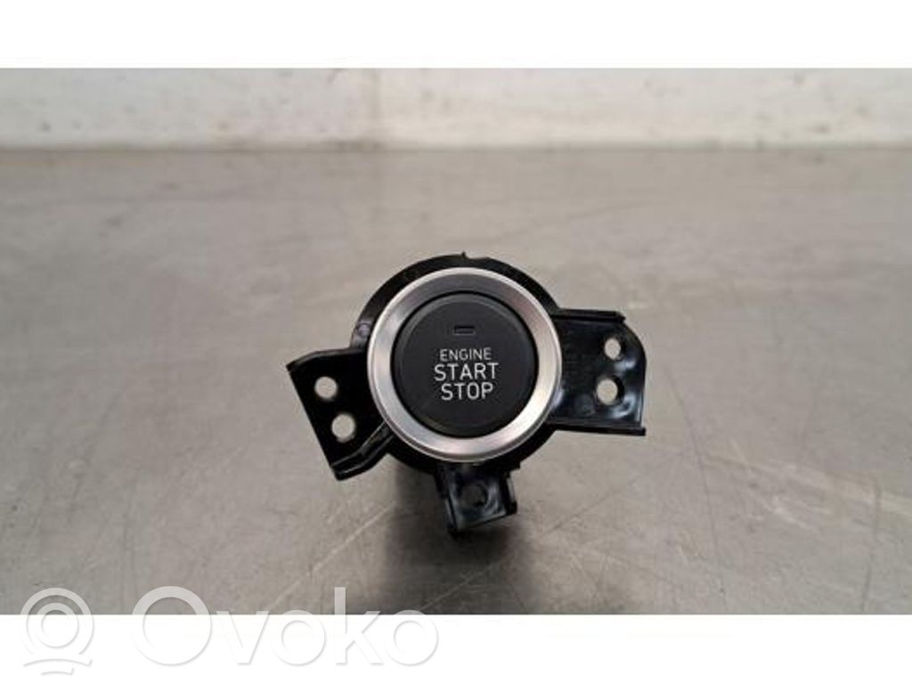 Hyundai i30 Moottorin start-stop-painike/kytkin 