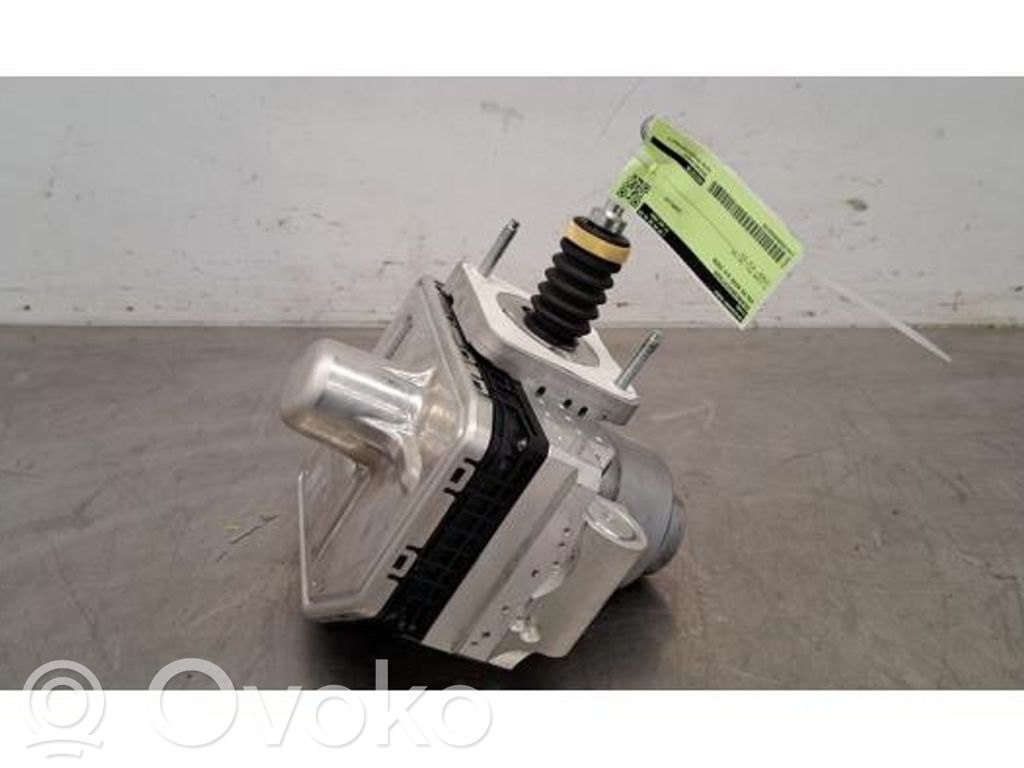 Volvo XC40 Brake booster 