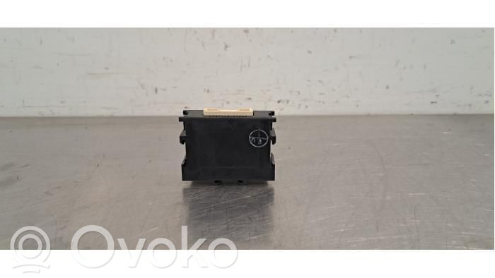 Lexus NX Antenna control unit 