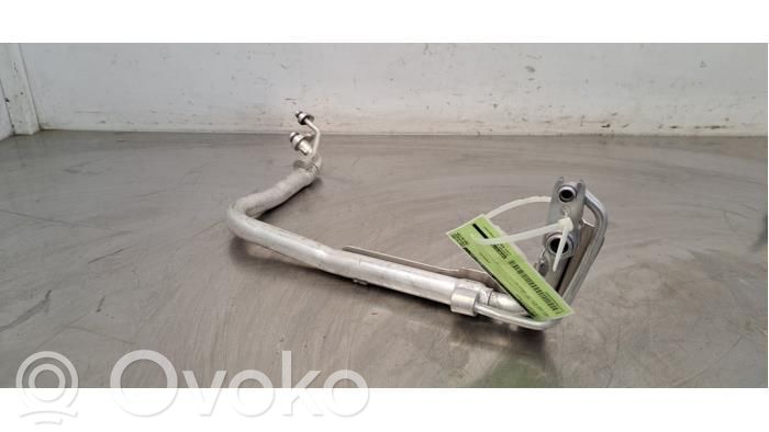 Ilmastointilaitteen putki (A/C)   5WB816738F,5WB816738F