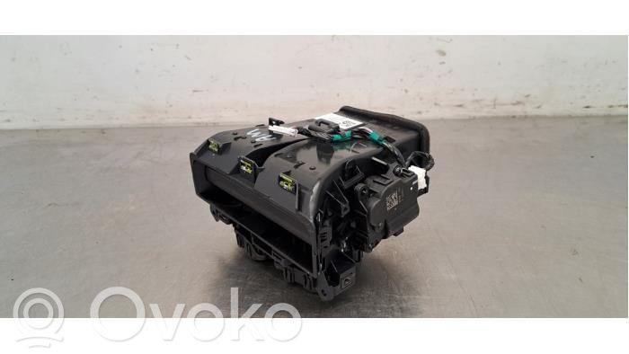 Tesla Model 3 Dysze / Kratki środkowego nawiewu deski rozdzielczej 