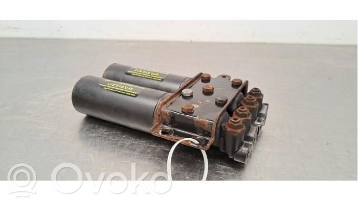 Módulo de control de la suspensión neumática (trasera)   4F0616813,4F0616813
