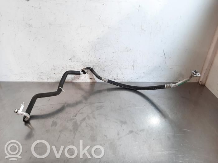 Ilmastointilaitteen putki (A/C)   DB5H61462,DB5H61462