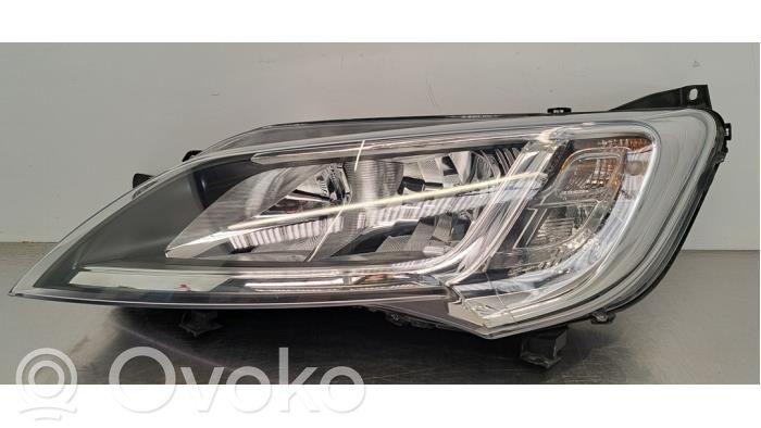 Scheinwerfer   1682748980,1682748980,1394430080,1634736580,468622900,48110748,501109999,90174