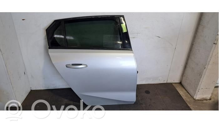 Opel Astra L Puerta trasera 