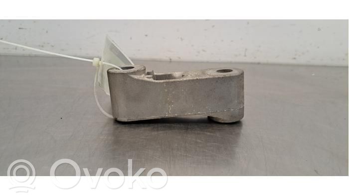 Engine mount bracket   113321019R,113321019R