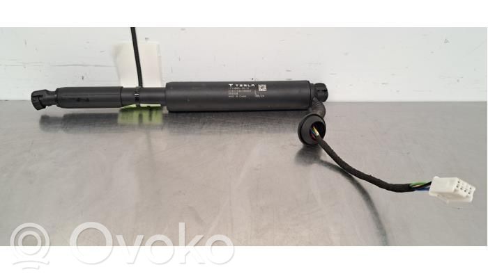 Tesla Model 3 Tailgate strut 