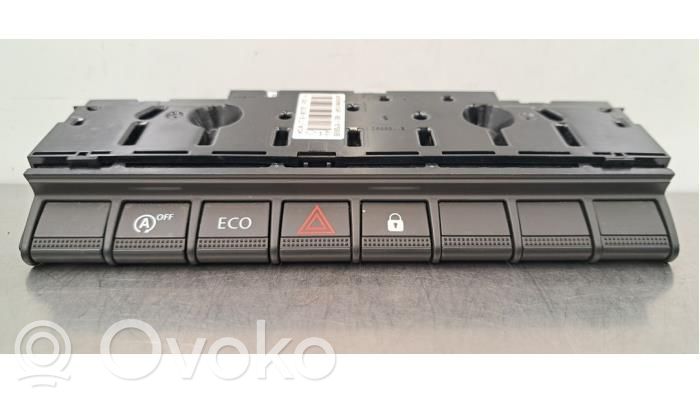 Renault Arkana Comutator lumini pericol 