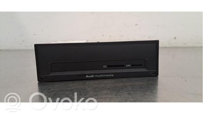 Audi Q3 F3 Panel / Radioodtwarzacz CD/DVD/GPS 