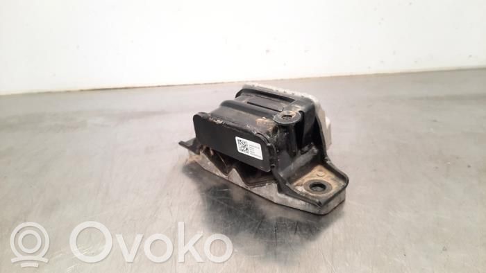 Jeep Compass Engine mount bracket 