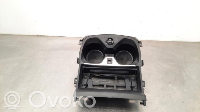 BMW 1 F40 Portavasos delantero 