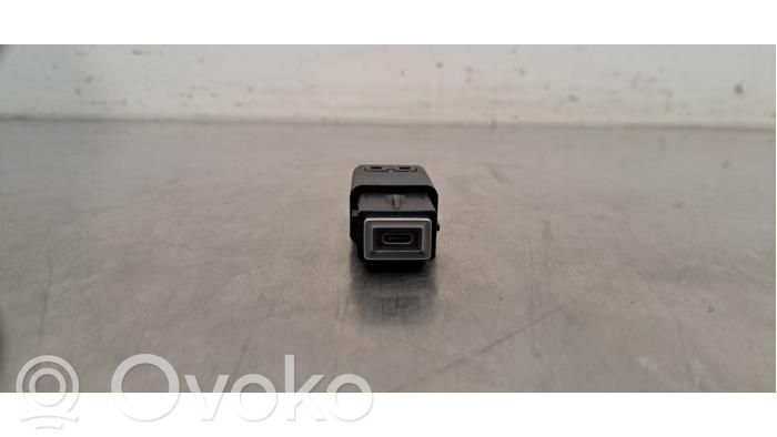 USB socket connector   98313506VV,983135080,98217039DX,9831350680,983135080,9838061080,98380610VV,98483947VV,9848394880