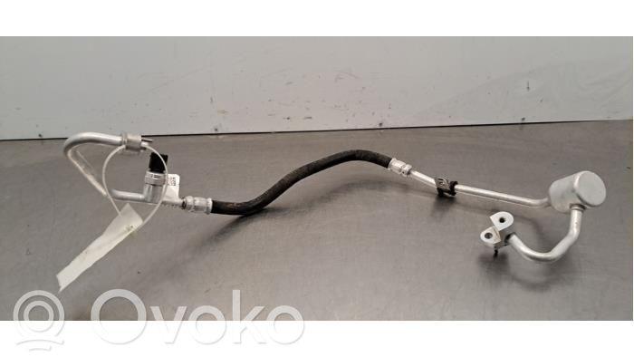 BMW iX1 Ilmastointilaitteen putki (A/C) 