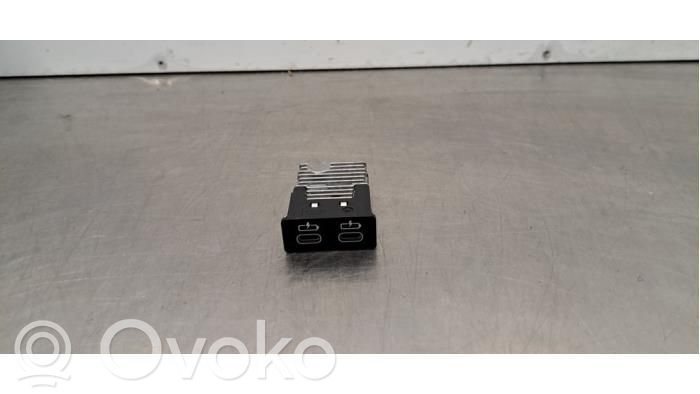 BMW iX1 Enchufe conector USB 