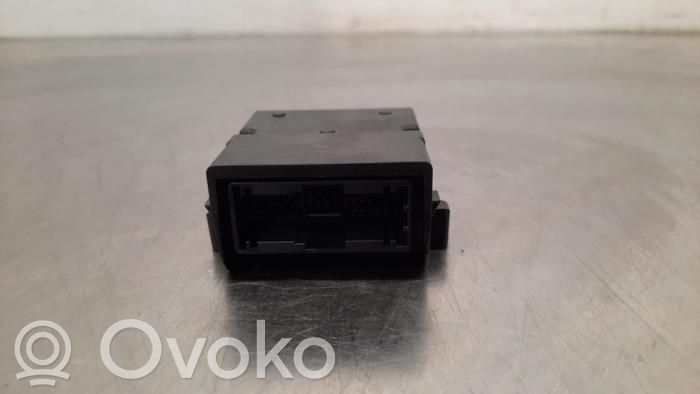 Sonstige Steuergeräte / Module   32358766