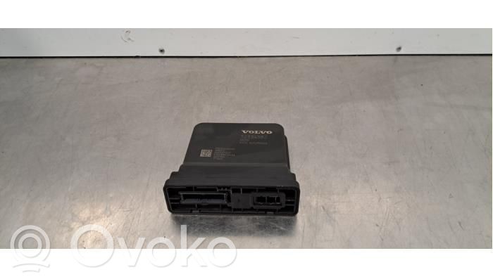 Volvo XC40 Antenna control unit 