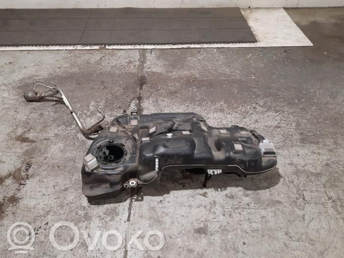 Volvo XC40 Polttoainesäiliö 
