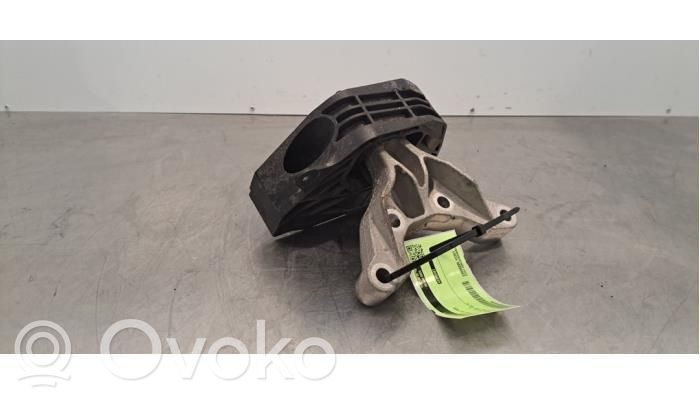 Opel Mokka B Engine mount bracket 
