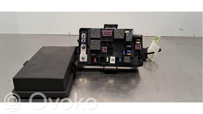 Fuse box set   10988007,10888782,10888782