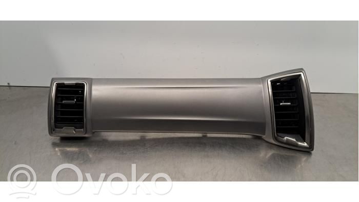 Dysze / Kratki środkowego nawiewu deski rozdzielczej   EBB41044K54C