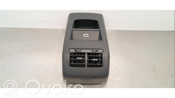 Opel Astra L Griglia di ventilazione centrale cruscotto 