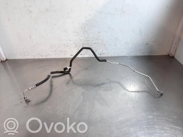 Ilmastointilaitteen putki (A/C)   DB5H6146XB