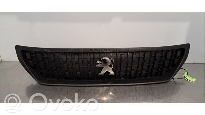 Peugeot Expert Grotelės viršutinės 