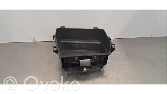 Audi A3 8Y Connettore plug in USB 