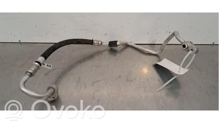 BMW 1 F40 Ilmastointilaitteen putki (A/C) 