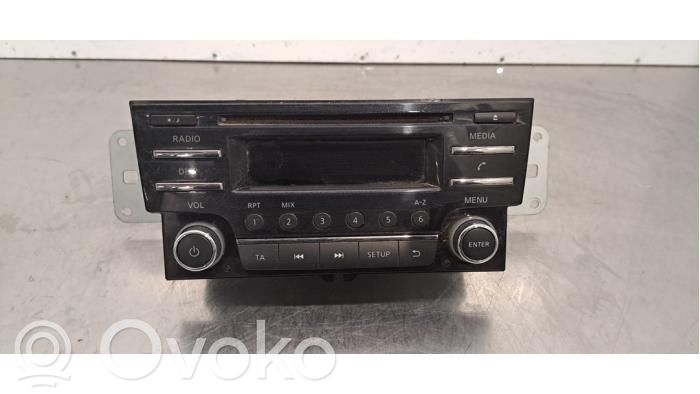 Panel / Radioodtwarzacz CD/DVD/GPS   281855JN0B
