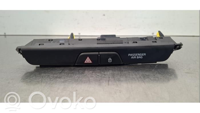 KIA Stonic Hazard light switch 