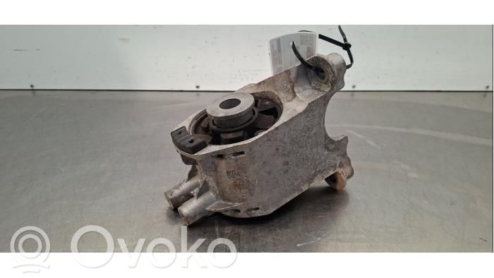 BMW i4 Engine mount bracket 