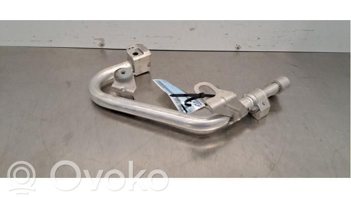 BMW i4 Ilmastointilaitteen putki (A/C) 