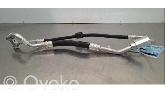 BMW i4 Ilmastointilaitteen putki (A/C) 