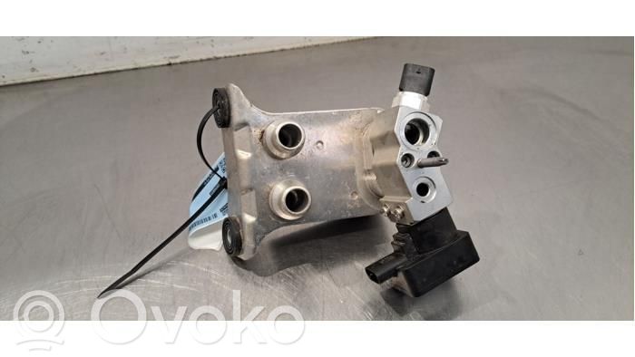 Mercedes-Benz EQB Radiator răcire A/C (condensor) 