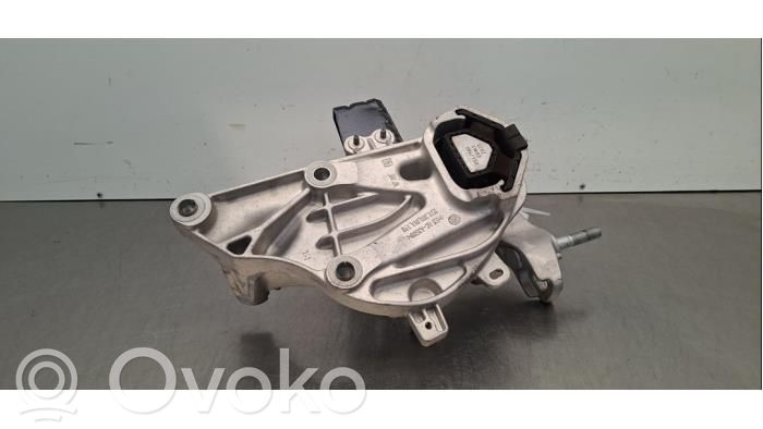Engine mount bracket   9846571180