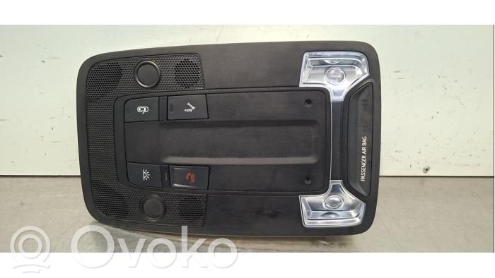 Etuistuimen valo   8Y0947135E