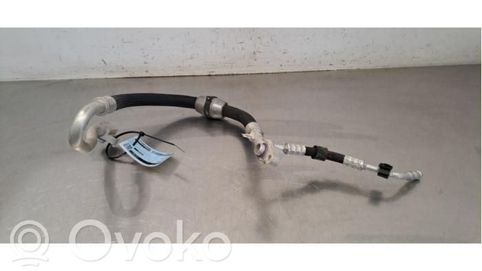 BMW XM Ilmastointilaitteen putki (A/C) 