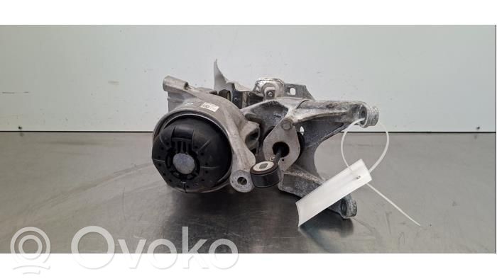 Audi A4 S4 B9 8W Engine mount bracket 