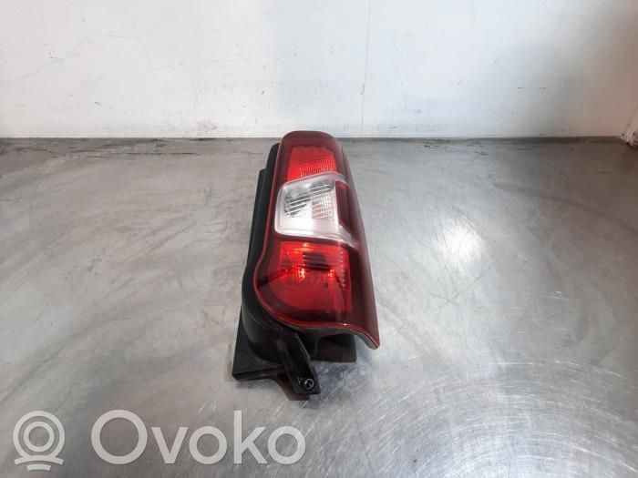 Opel Combo E Lampă spate în caroserie 